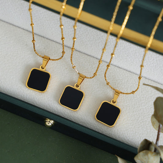 PREMIUM SQUARE PENDANT NECKLACE